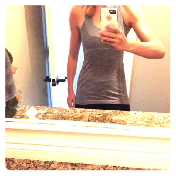 Grey scoop neck lululemon tank