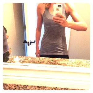 Grey scoop neck lululemon tank