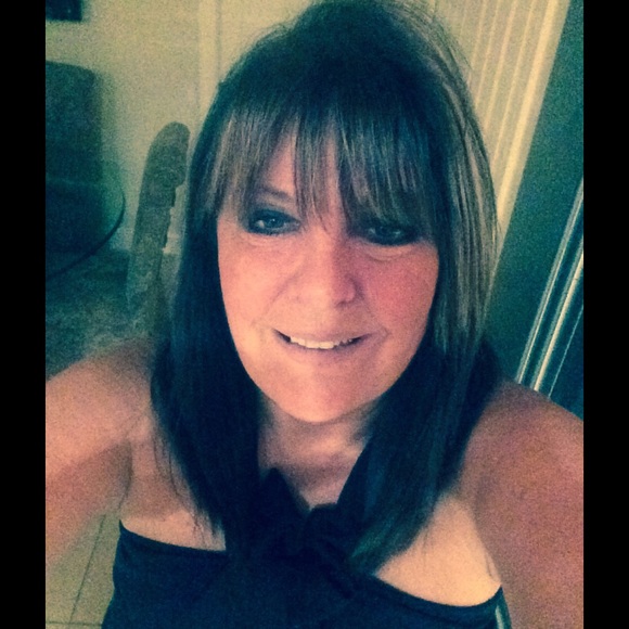 Meet your Posher, Jayne - Picture 2 of 2