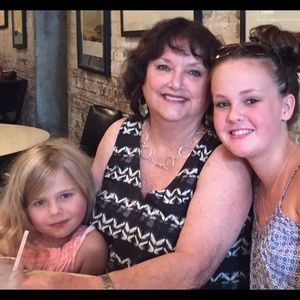 Meet your Posher, Linda