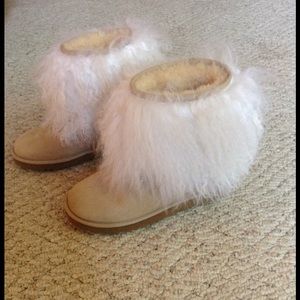 1/2 Never worn sheep hair UGG boots.
