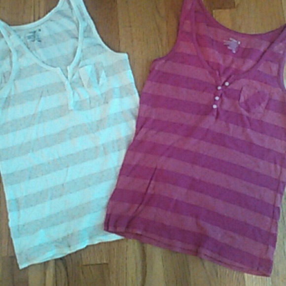 2 Old Navy Tanks!