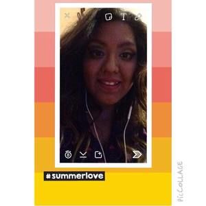 Meet your Posher, Ana