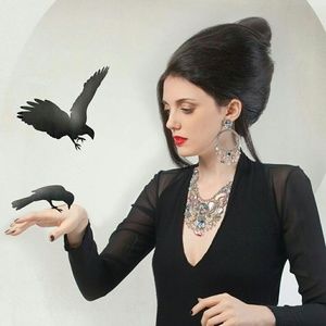 Meet your Posher, Crystal