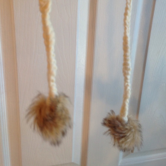 American Eagle Knit Hat - Picture 2 of 3