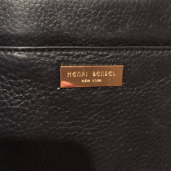Henri bendel cross body - Picture 4 of 4