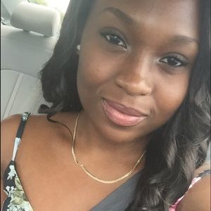 Meet your Posher, Shania