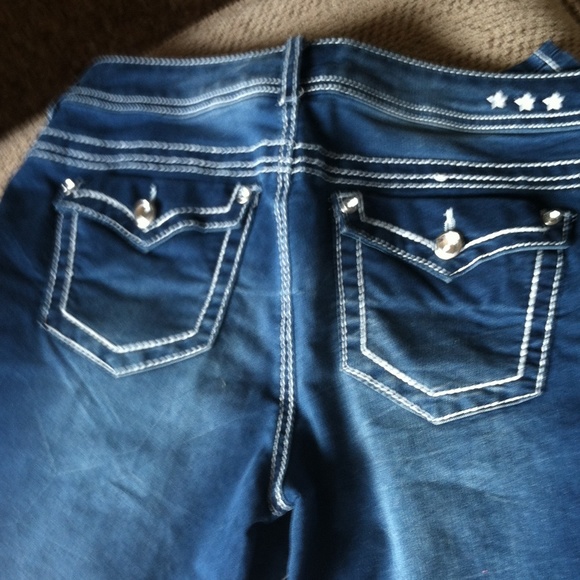 Jeans - Picture 2 of 3