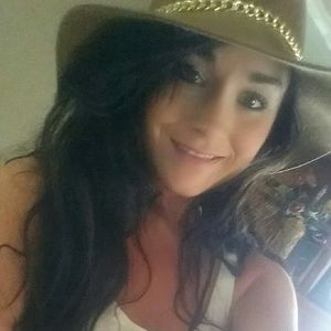 Meet your Posher, Tina