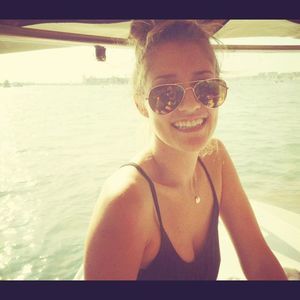 Meet your Posher, Lauren