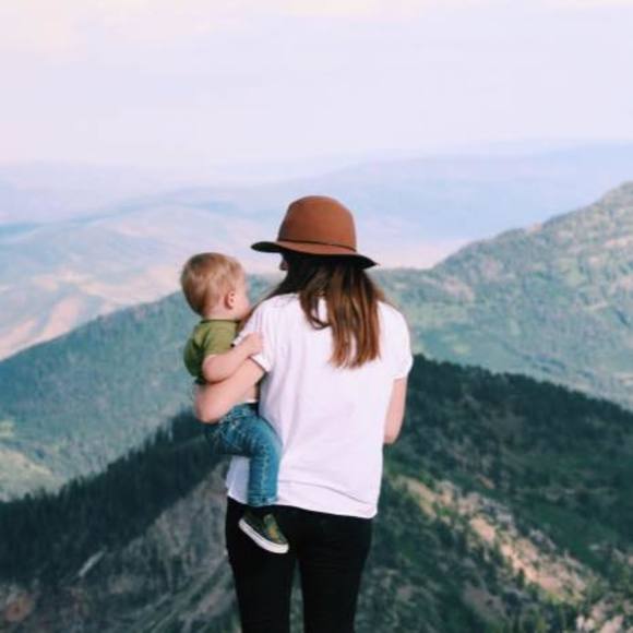 Meet your Posher, Courtney - Picture 1 of 1