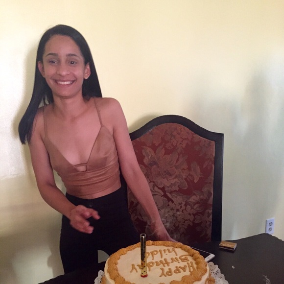 Top crop - Picture 3 of 3