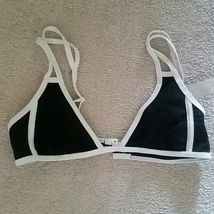 NWT Black and White bathing suit bikini top