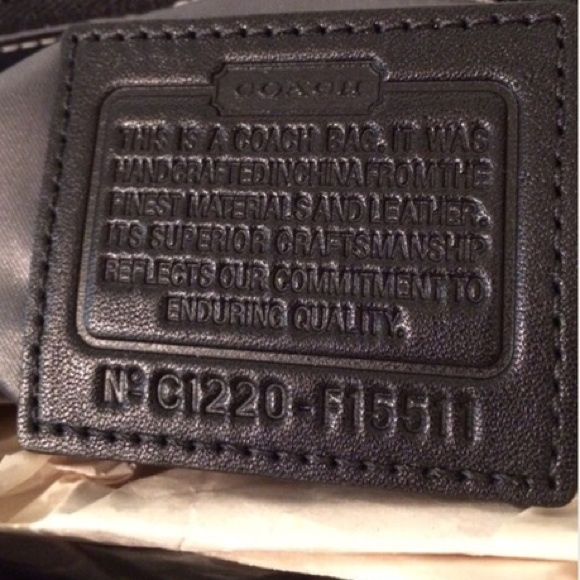 COACH authentic black Crossbody bag.signature. - Picture 3 of 4