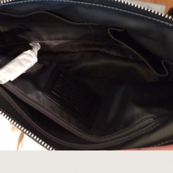 COACH authentic black Crossbody bag.signature. - Picture 4 of 4