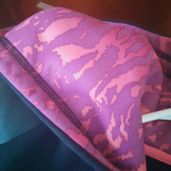 UA womens small - Picture 2 of 2