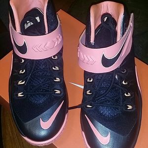 Nike Soldier VIII (Black/ Bright Mango)