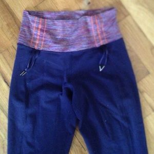 LuluLemon size 4 long pants "it's a cinch"
