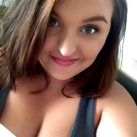 Meet your Posher, Kaitlin - Picture 1 of 1