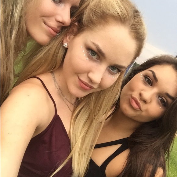 Preferred User, Posh Ambassador, Posh Mentor - Picture 2 of 4