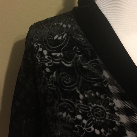 Victoria's Secret - Picture 3 of 4