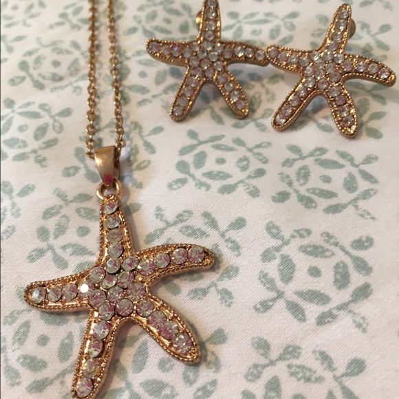Francesca's Collections Earring and Necklace set.
