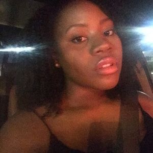 Meet your Posher, Augustina