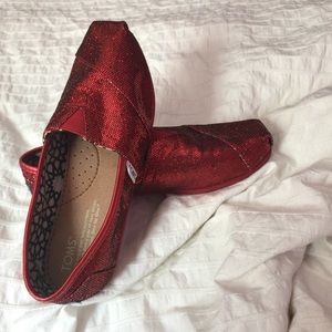 Sparkly red toms