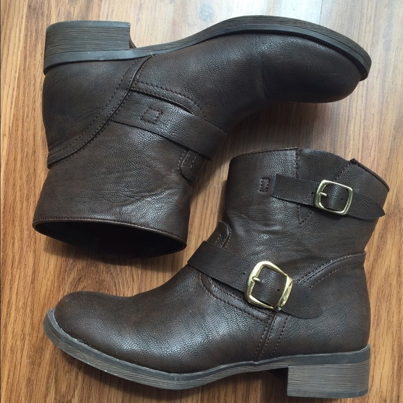 Brown Report booties
