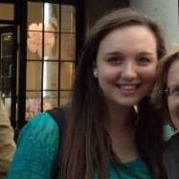 Meet your Posher, Elizabeth