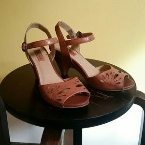 Miz Mooz Willa sandal