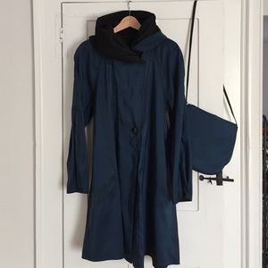 MYCRA Pac Reversible Pleated Hood Raincoat & bag.