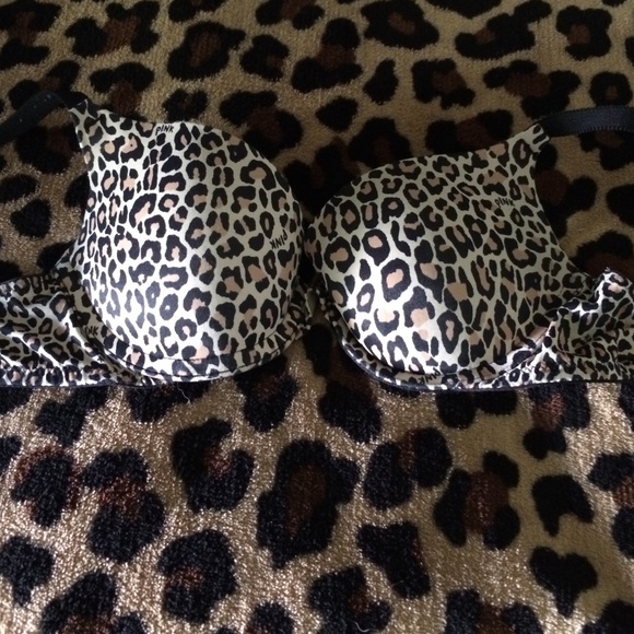 Vs pink 32A bra!