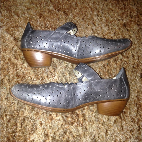 Reiker gray short heeled comfort shoes.