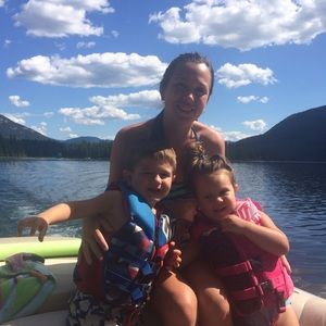 Meet your Posher, April