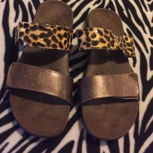 Vionic Camila Bronze Leopard Sandal