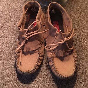 Fringe moccasins