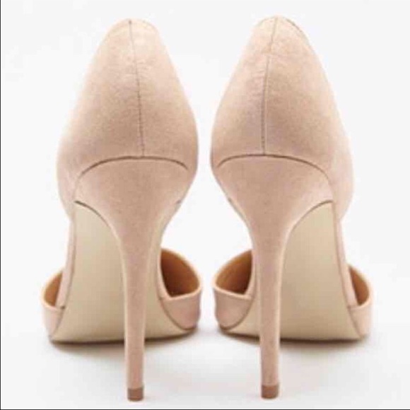 BRAND NEW NUDE PUMPS! - Picture 3 of 3
