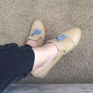 Nude flats