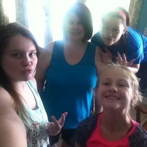 Meet your Posher, Crystal