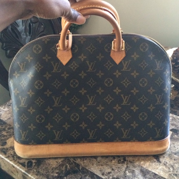 Pre Owned Alma satchel Handbag by Louis Vuitton 💯 ‼️ - Picture 1 of 4