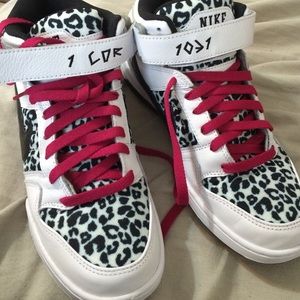 New NEVER WORN custom Nike ID high tops