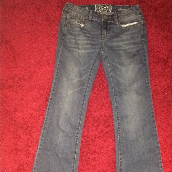 Size 5 jeans bought at Kohl's never wore
