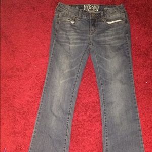 Size 5 jeans bought at Kohl's never wore