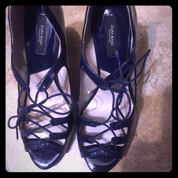 New Zara navy blue patent heels. 39 Zara size.
