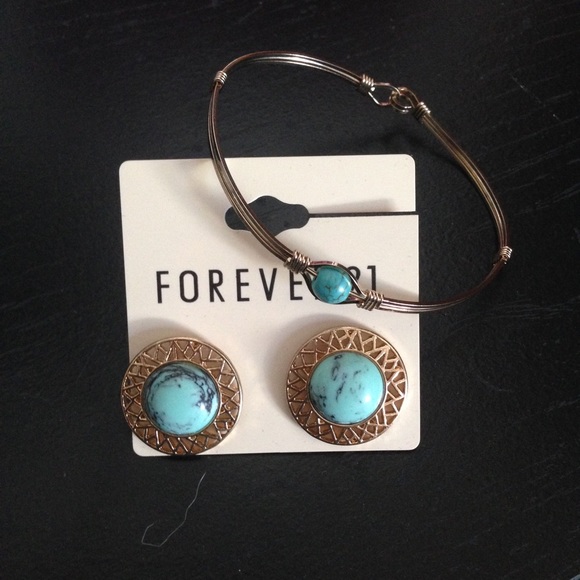 Earrings and bracelet set.