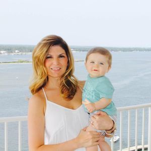 Meet your Posher, Darcy farrell