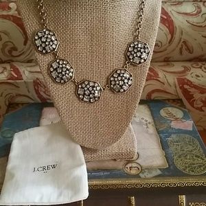 *Flash Sale* Beautiful  statement  necklace