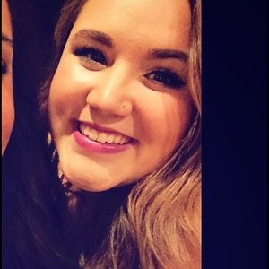 Meet your Posher, Camila