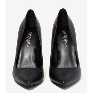 NWT NASTY GAL HOW HIGH PUMP- BLACK SIZE 9